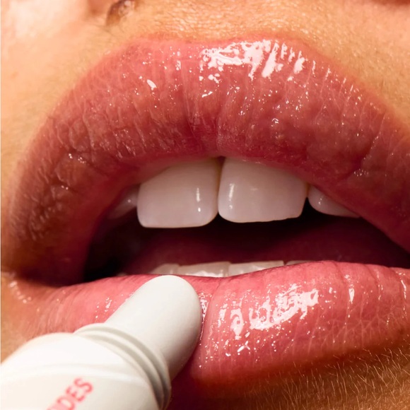 ❤️ Rhode Peptide Lip Treatment Peppermint Glaze 🤍 - Picture 7 of 13